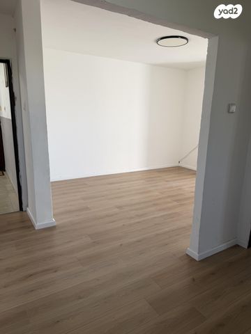 דירה, שדרות יוספטל 115, גבעה א', שביט, קרית אתא