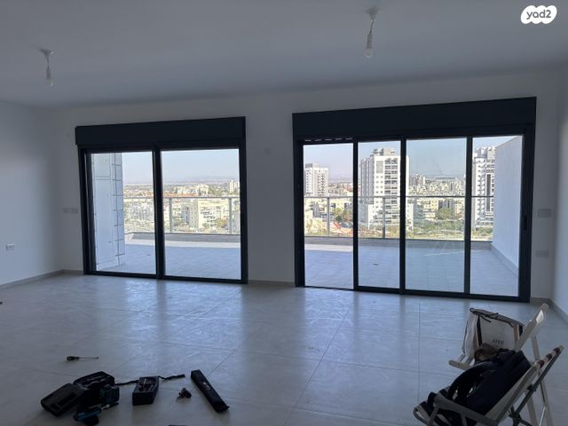 גג/ פנטהאוז, הגפן 2, כרמי הנדיב, אחוזת רוטנר, קרית מלאכי