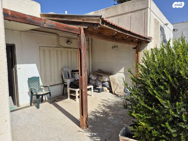 דירת גן, סמטת נחל בוקק 10, הנחלים, מעלה אדומים