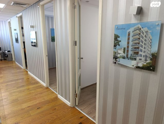 משרדים, זרחין 10, אזור תעשייה קרית אתגרים, רעננה