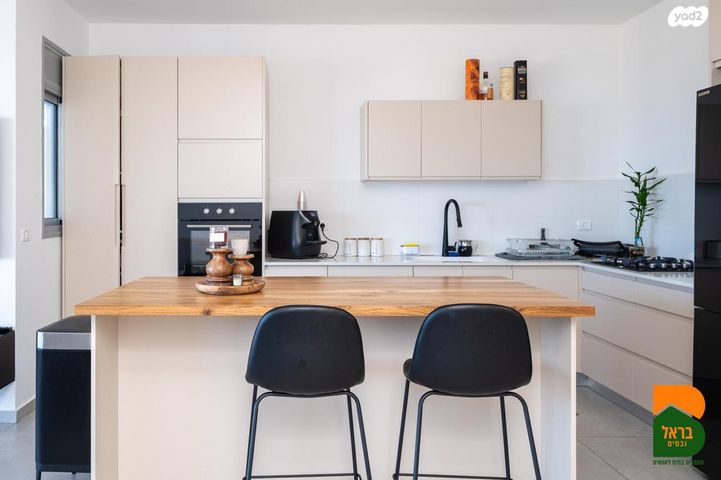 דירה, שיכון ממשלתי, פרדס חנה כרכור