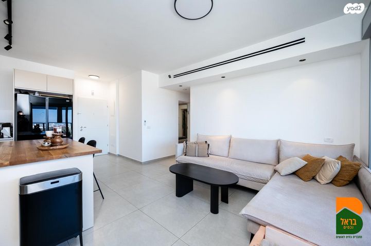 דירה, שיכון ממשלתי, פרדס חנה כרכור