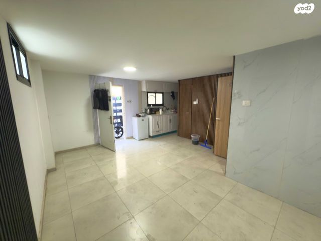 דירת גן, חנה סנש, מוצקין הותיקה, קרית מוצקין