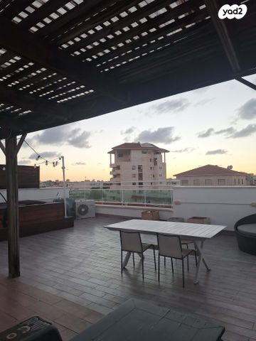 גג/ פנטהאוז, רעננה