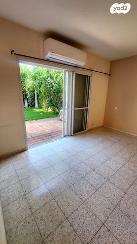 דו משפחתי, צור יגאל, כוכב יאיר / צור יגאל