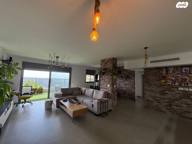 דירה, נגב 2, אלפי מנשה