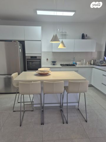 דירה, עוזי חיטמן 13, משכנות האומנים, קרית מוצקין