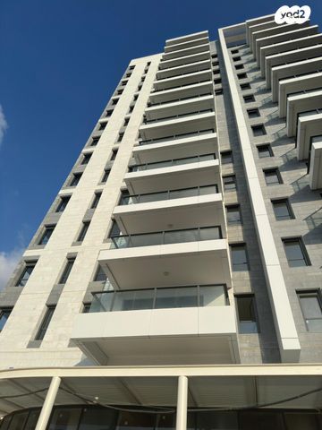 דירה, הר מירון, הרצליה