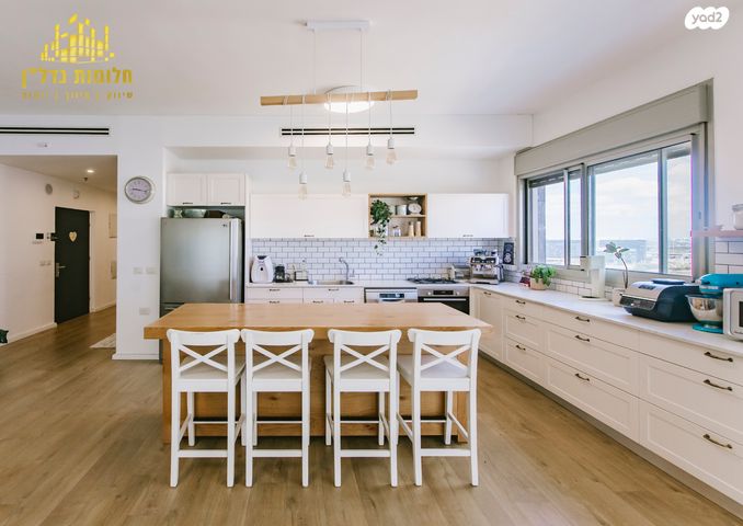 גג/ פנטהאוז, נחשול, נופרים, ראש העין