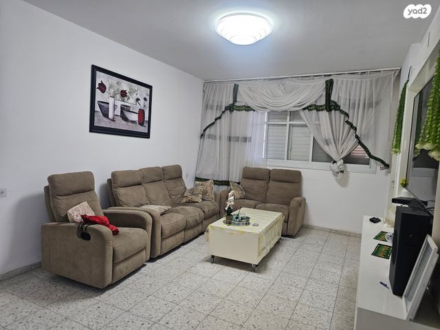 אליהו בן חור 10