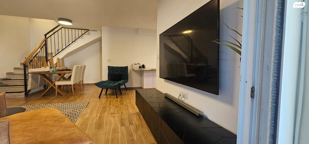 דירת גן, נווה רבין, שלומית, שלומי