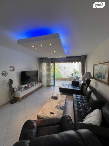 דירה, יגאל ידין, קרית אילון, חולון