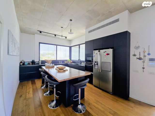 דו משפחתי, אבן יהודה