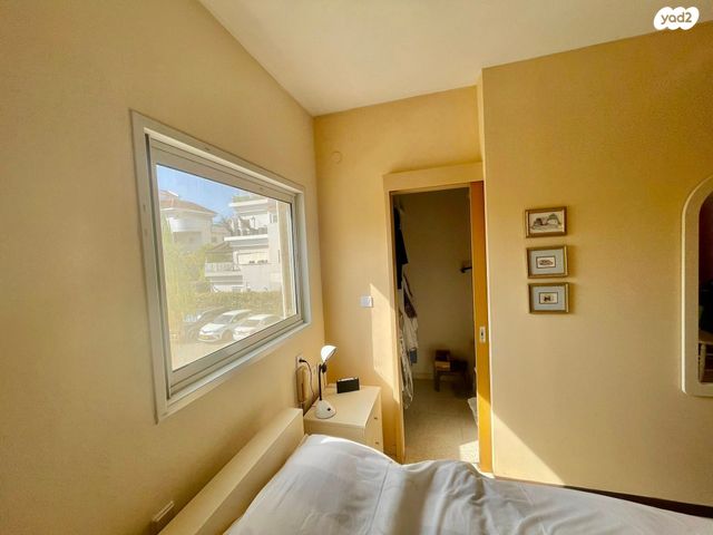 דירה, שדרות הרדוף, 2004, רעננה