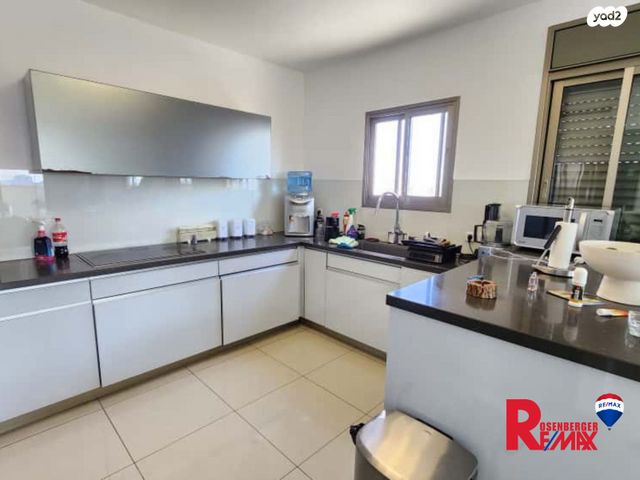 גג/ פנטהאוז, נעמי שמר 10, קרית אילון, חולון