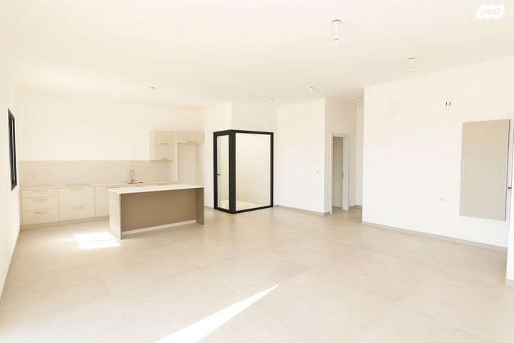 דו משפחתי, אפיק, קצרין