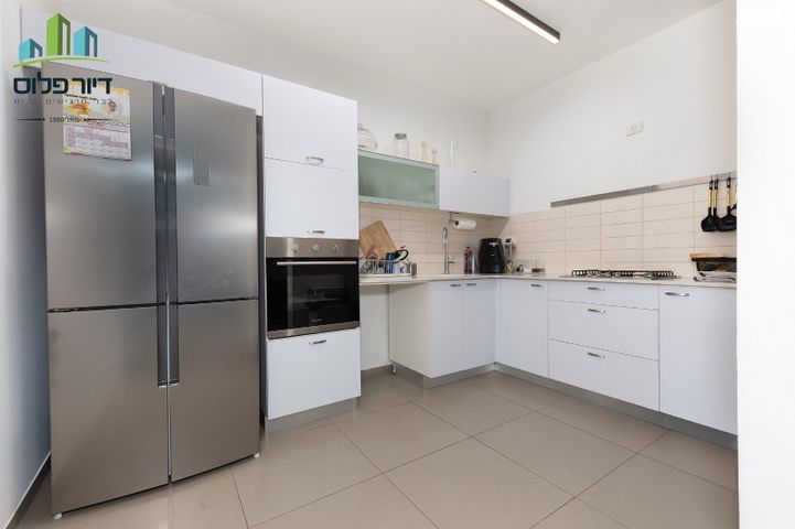 דירת גן, פקיעין, אבן גבירול, רחובות