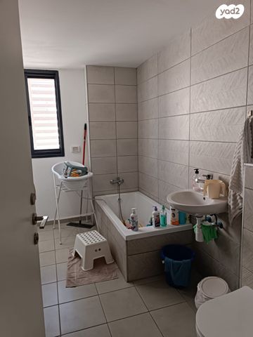 דירה, פרדה יזדאו אקלום, עפולה