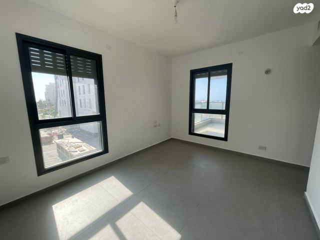 דירה, אמנון ליפקין שחק, נוף הטיילת, נתניה