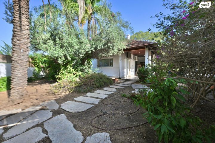 בית פרטי/ קוטג', הגפן, כפר אהרון הישנה, נס ציונה