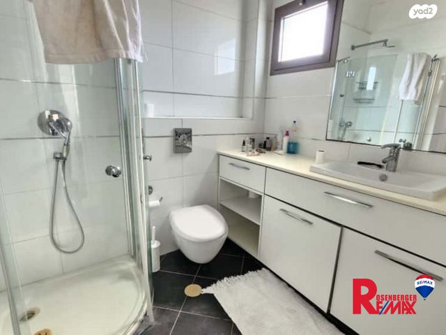 גג/ פנטהאוז, נעמי שמר 10, קרית אילון, חולון