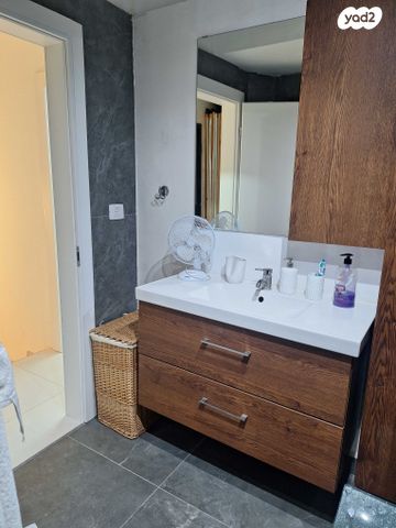 גג/ פנטהאוז, רעננה