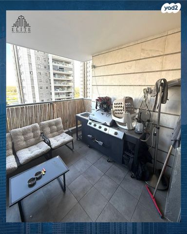 דירה, יוסף אבו, נתיבות מערב, נתיבות