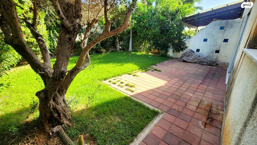 דו משפחתי, צור יגאל, כוכב יאיר / צור יגאל