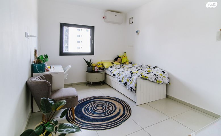 דירה, נלי זקס, פסגות אפק, ראש העין