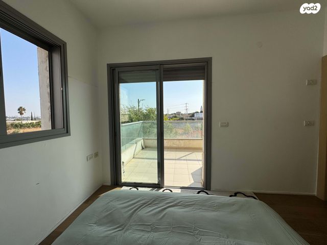 דירה, הסחלב, קרית הפרחים - 2005, רעננה