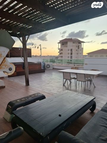 גג/ פנטהאוז, רעננה