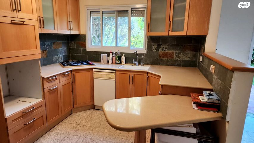 דו משפחתי, צור יגאל, כוכב יאיר / צור יגאל