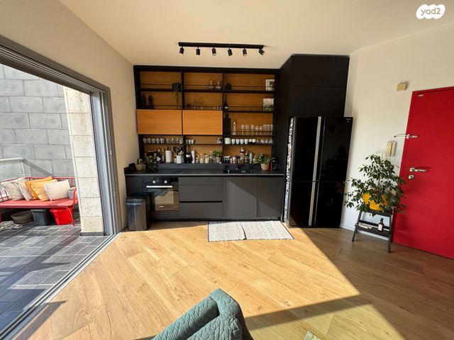 דירה, הסחלב, קרית הפרחים - 2005, רעננה