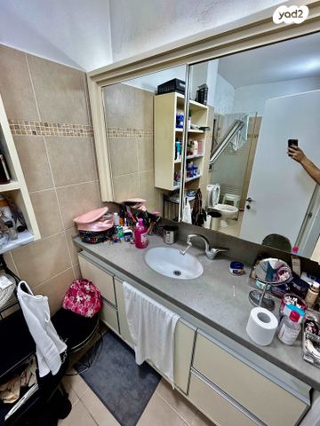 דירה, הדס 18, קרית אילון, חולון