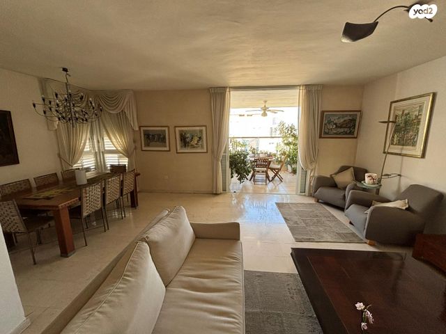 דירה, שטח 9, גבעתיים