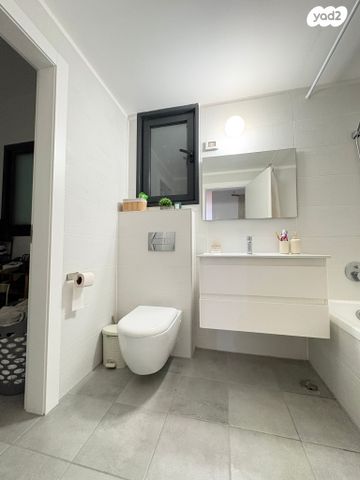 דירה, גאולה כהן, נאות פרס, רמלה