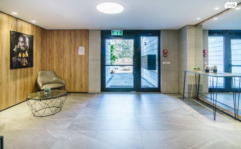 דירה, נלי זקס, פסגות אפק, ראש העין