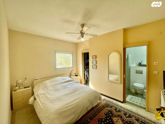 דירה, שדרות הרדוף, 2004, רעננה