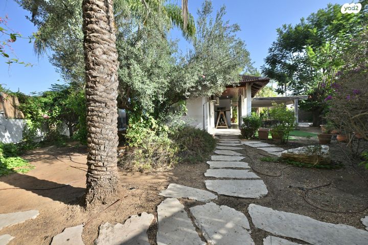 בית פרטי/ קוטג', הגפן, כפר אהרון הישנה, נס ציונה