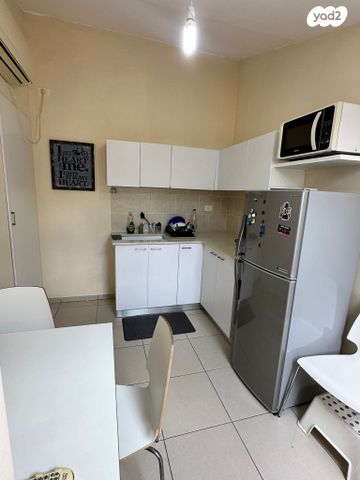 דירה, אריה לובה אליאב, זיו, חיפה