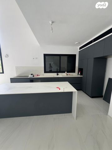 דו משפחתי, גדרה מזרח, גדרה