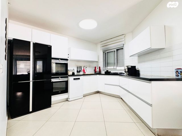 דירה, יפה ירקוני, קרית אילון, חולון