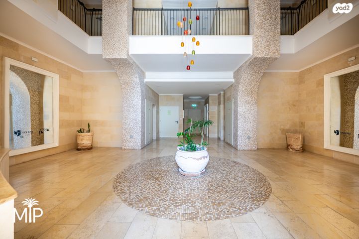 דופלקס, חלומות זכרון, זכרון יעקב