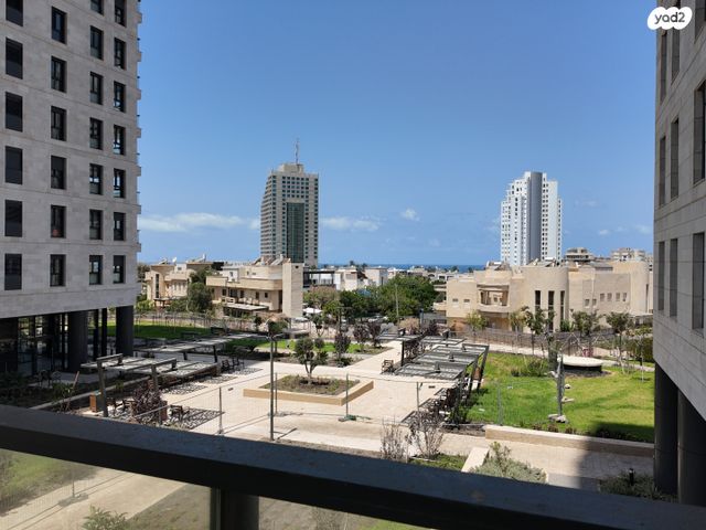 אמנון ליפקין שחק 