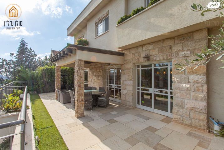 הוד הכרמל, דניה