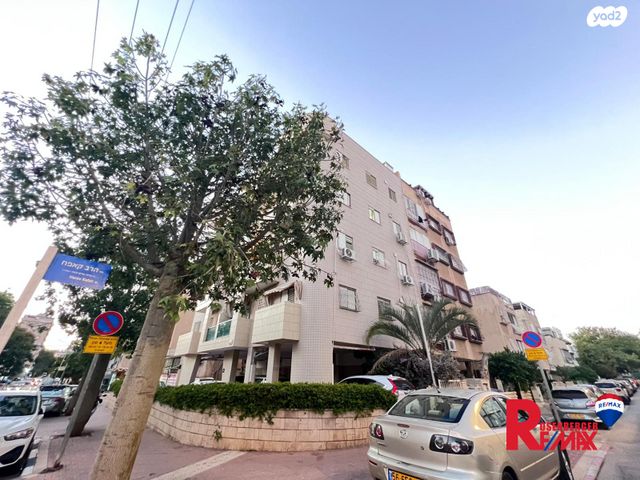 דירה, הרב קפאח 35, גרין ועם, חולון