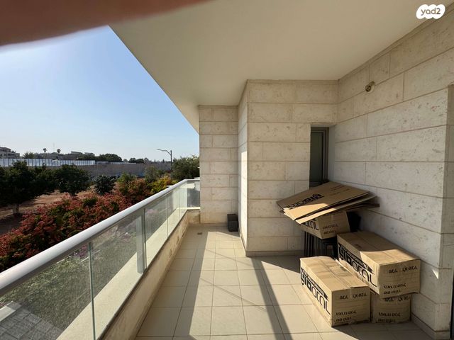 דירה, הסחלב, קרית הפרחים - 2005, רעננה