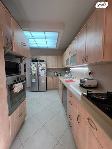 דירה, יגאל ידין, קרית אילון, חולון