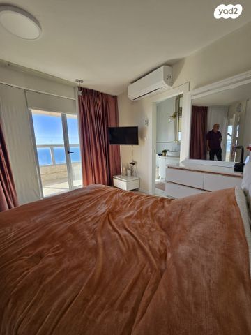 גג/ פנטהאוז, נויקלן, בת ים