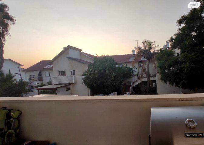 דירה, בני עי"ש